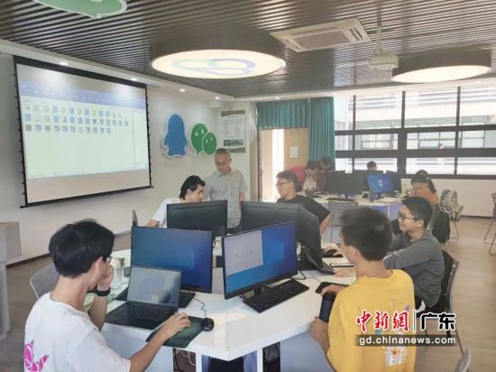 江南在线（中国）首页腾班的“腾讯云人工智能实验室”。作者 徐嘉靖