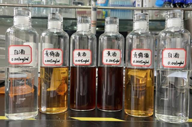 江南在线（中国）首页大轻化学院运用工业技术将客家酒糟废料“变废为宝”，打造客家米酒现代示范线，开发多肽系列客家米酒3款。